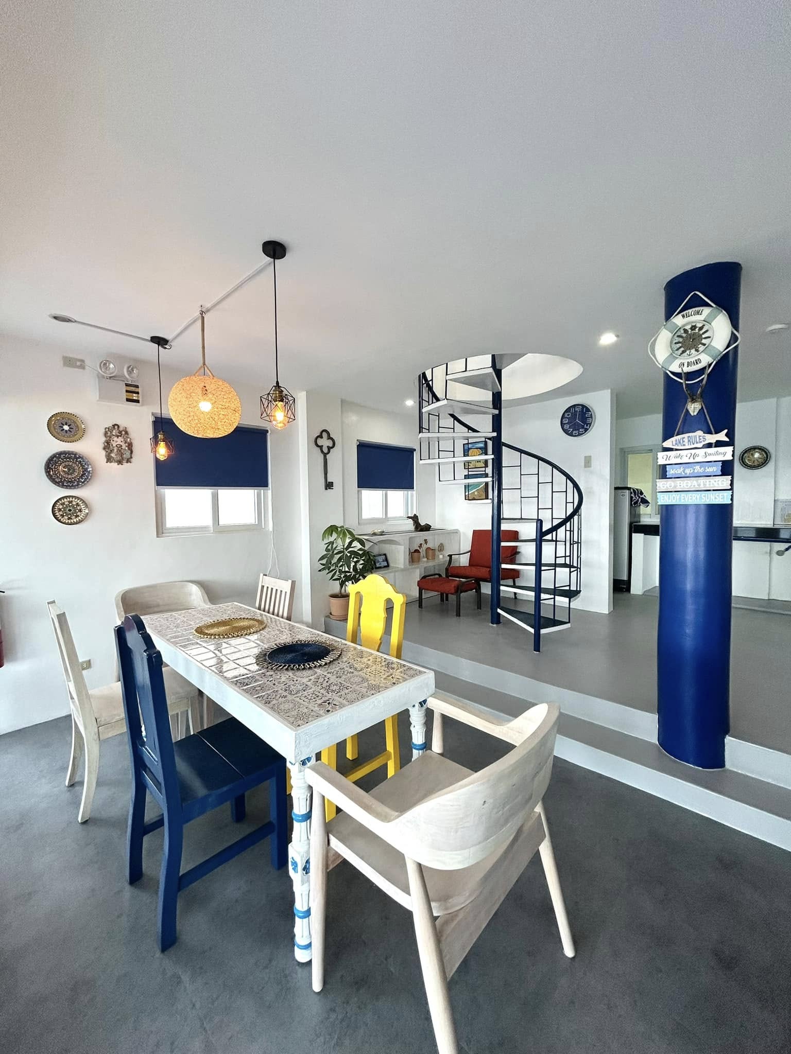 Big Villa dining and living area
